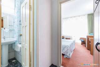 Отель Hotel Bradul Дурэу Двухместный номер с 2 отдельными кроватями-7
